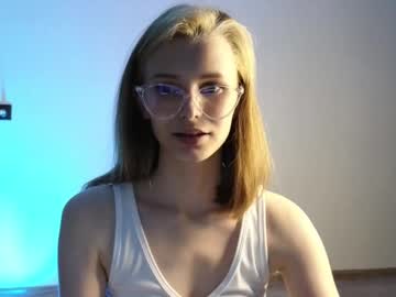 girl
        elsa_limerence cam image #3205934