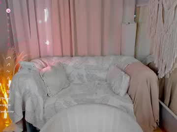 girl
        rose_charming_ cam image #4538282