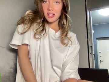 girl
        angel_from_sky cam image #2218768