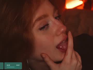 girl
        lizzy_blaze cam image #3533102