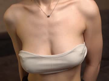 girl
        cassie130505 cam image #2582946