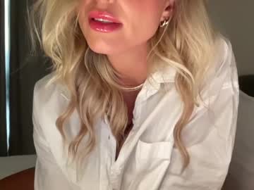 girl
        iiivy_ cam image #3231349