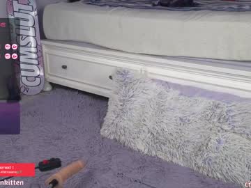 girl
        crimsonkitten cam image #2987514