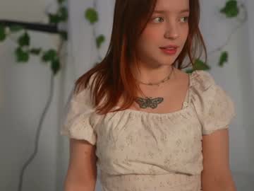 girl
        my_mia_ cam image #2738960