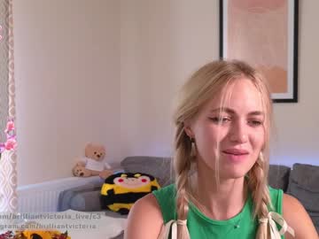 girl
        brilliantvictoria cam image #3271824