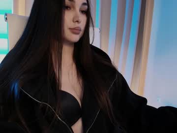 girl
        hollyextra cam image #4598992