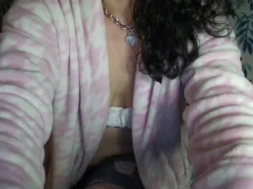 girl
        kiraishere00 cam image #4232720
