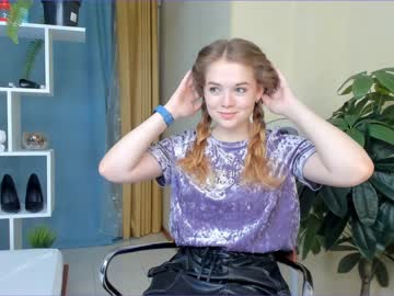 girl
        katherine_hi cam image #1324532