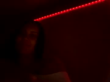 girl
        trinitie_ cam image #3592368
