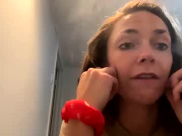 girl
        thatgir24 cam image #2959072