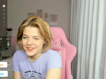 girl
        maya_blonde18 cam image #3763415