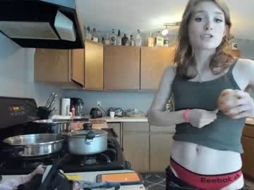 girl
        lenity_life cam image #2321549