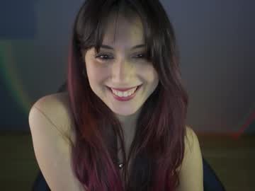 girl
        greeny_mat cam image #4350429