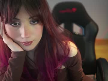 girl
        greeny_mat cam image #3574993