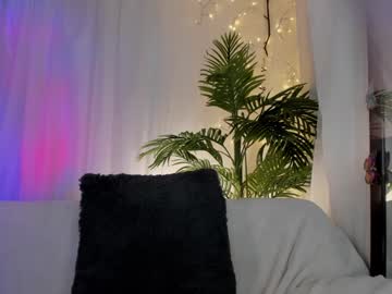 girl
        nebamazee cam image #2905546