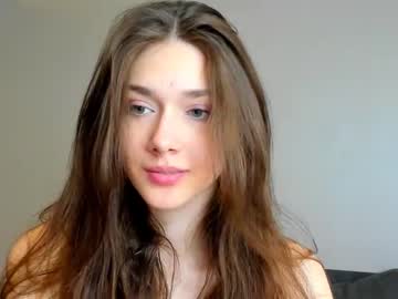 girl
        willa_williams cam image #168482