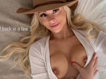 girl
        oliviaowens cam image #4007673