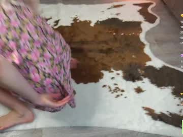 girl
        checkmypeach cam image #4077037