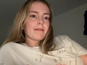 girl
        binket cam image #2578490