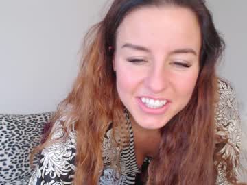 girl
        emerald_kittycat cam image #1864745