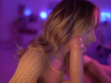 girl
        hannahjames710 cam image #1059995