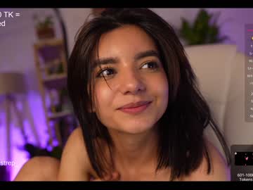 girl
        lindalovecam cam image #880710