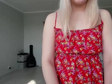 girl
        belle_ellie cam image #1261270