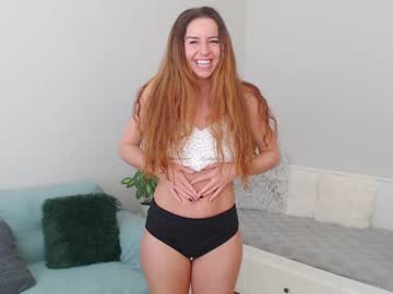 girl
        emerald_kittycat cam image #744012