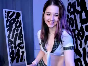 girl
        ainamil cam image #418193