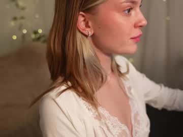 girl
        cyberprincess_ cam image #3699175