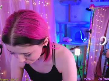 girl
        _biscuitty cam image #2813355