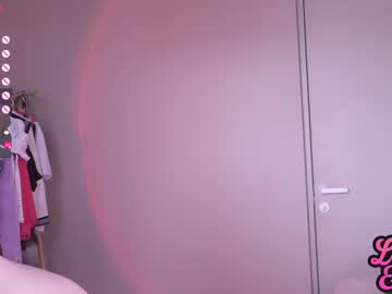 girl
        lucille_evans cam image #4147133