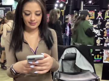 girl
        xvno cam image #913365