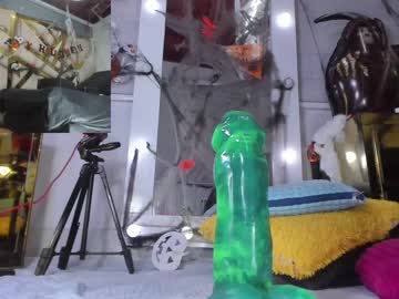 girl
        msschloe_ cam image #70631