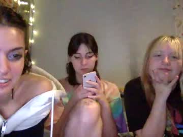 girl
        wallabyxxx cam image #284018