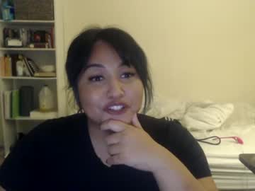 girl
        iamplutonianlust cam image #930399