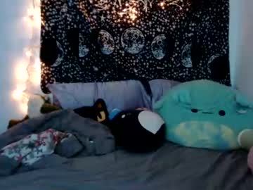girl
        ivierose_ cam image #681527