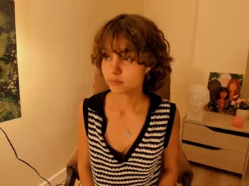girl
        lenaelisabeth cam image #1827321