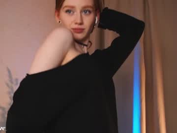 girl
        lizzy_blaze cam image #2809509