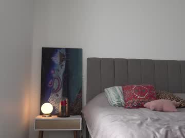 girl
        beyllove_d cam image #1812777