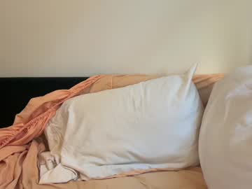 girl
        olive_nextdoor cam image #2823512