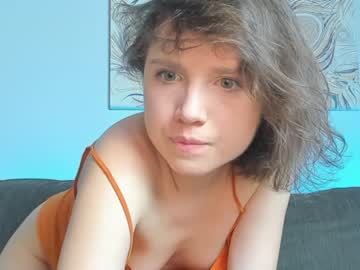 girl
        stellawells cam image #463284