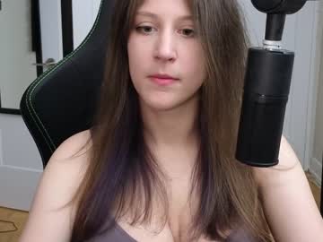 girl
        alexa_dream cam image #1469435