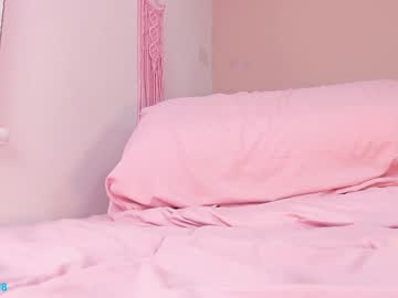 girl
        little_effy18_ cam image #3445534