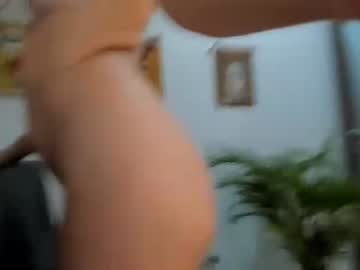 girl
        hollyshit_ cam image #292462
