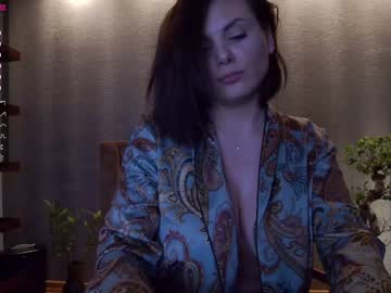 girl
        karrin cam image #455527
