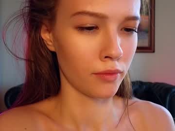 girl
        _demi_dee_ cam image #864437