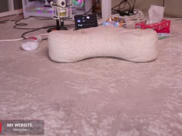 girl
        lil_eva cam image #2902335