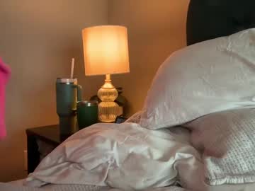 girl
        luxlovely111 cam image #4407146