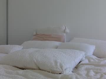 girl
        alaiaxox cam image #2106116